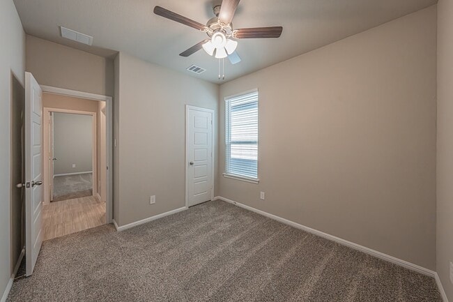 Building Photo - 3113 Pecan Farm Ln