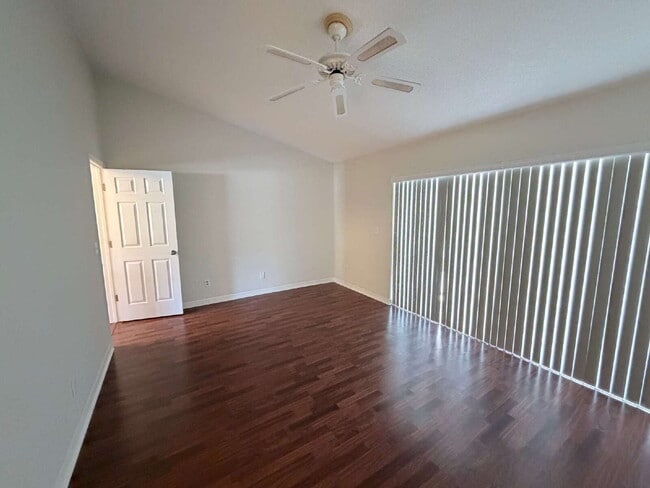 Building Photo - 2 Bedroom Lakeview Winter Haven Home Now Available for Rent!