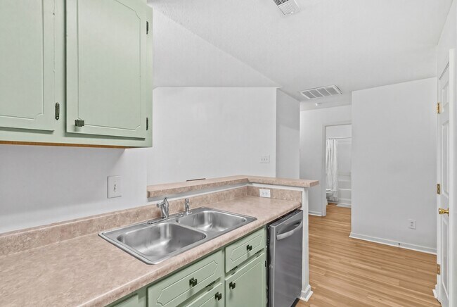 Building Photo - 112 Kobe Dr