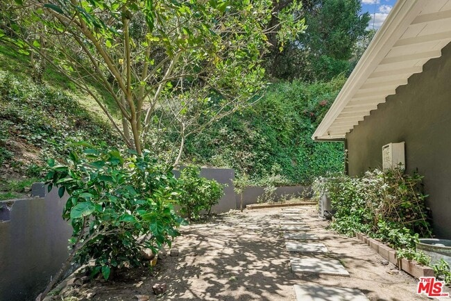Building Photo - 3095 Passmore Dr