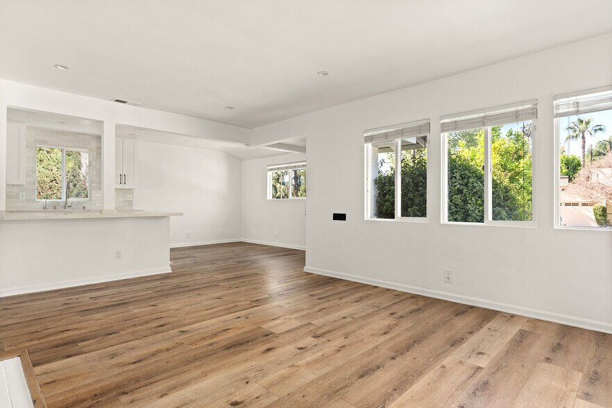 Building Photo - 5840 Allott Ave