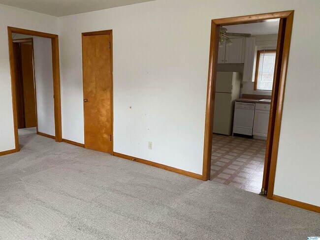 Building Photo - 4211 Tee Jay Dr NW