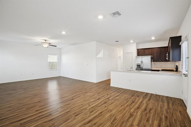 Building Photo - 15312 Sweet Mimosa Dr
