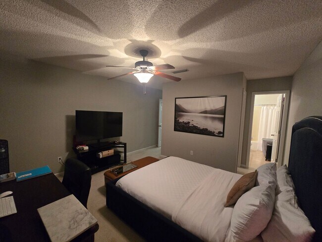 Building Photo - Woodland Park