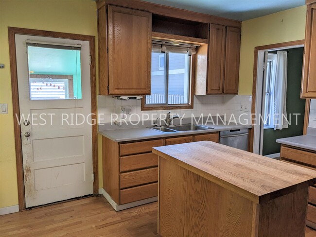Building Photo - 9224 N Polk Ave