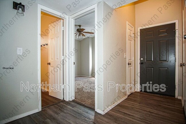 Building Photo - 1686 St Stephen Pl