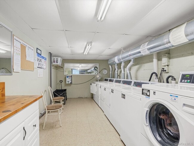 Building Photo - 600 Bedford Rd