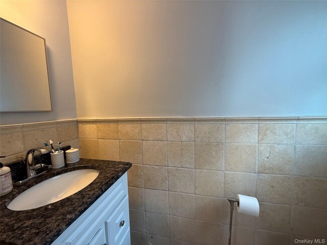 Building Photo - 433 W Park Ave