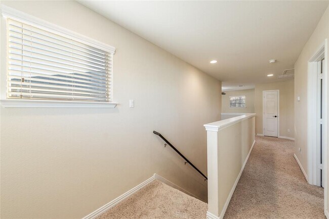 Building Photo - 9961 Aly May Dr