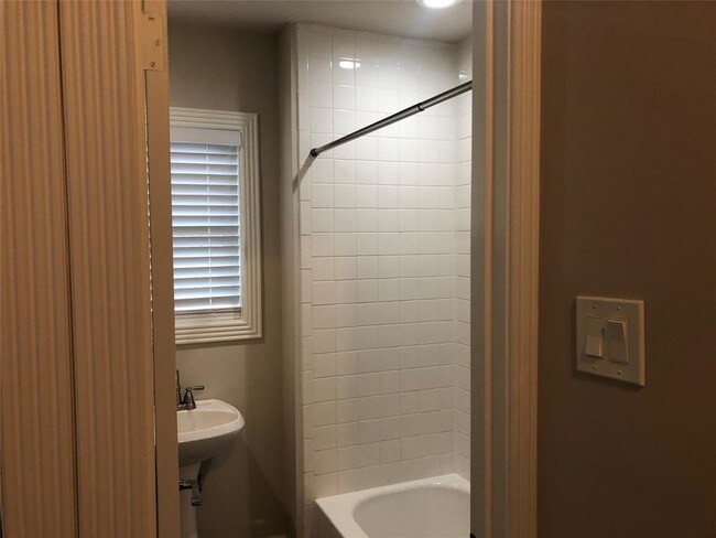 Building Photo - 1808 Wheeler Ave