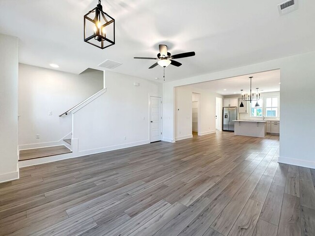 Building Photo - 258 Symphony Ave