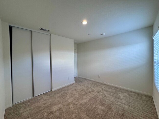 Building Photo - Newly built 4 bedroom Winchester home for ...