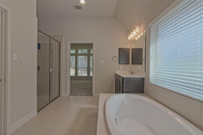 Building Photo - 112 Fosini Cove