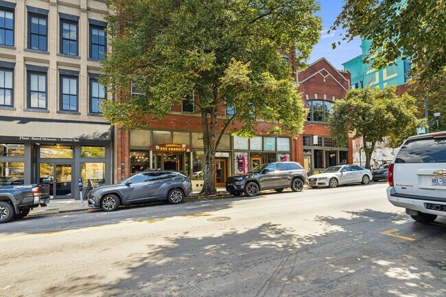 Building Photo - Stylish Studio Condo in Downtown Asheville...