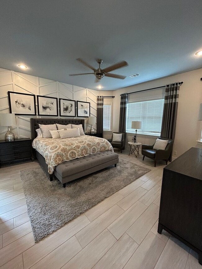 Building Photo - COMING SOON! Fully Furnished Stylish 4-Bed...
