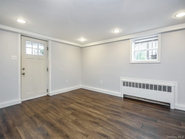 Building Photo - 3 Pequot Ave