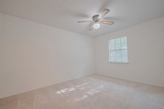 Building Photo - 2107 Creekshire Dr