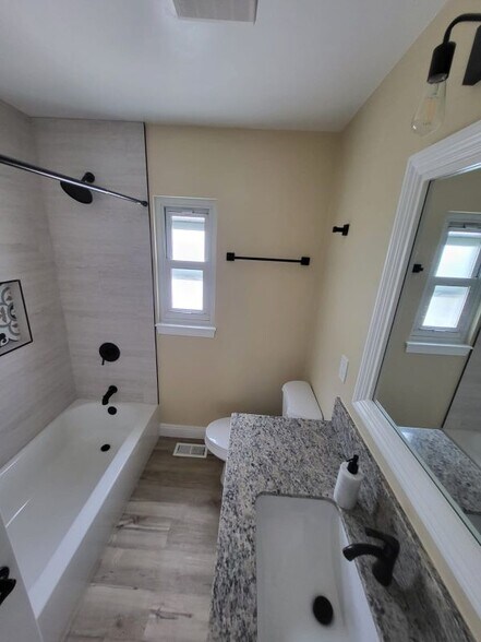 Building Photo - 3765 Elliott St