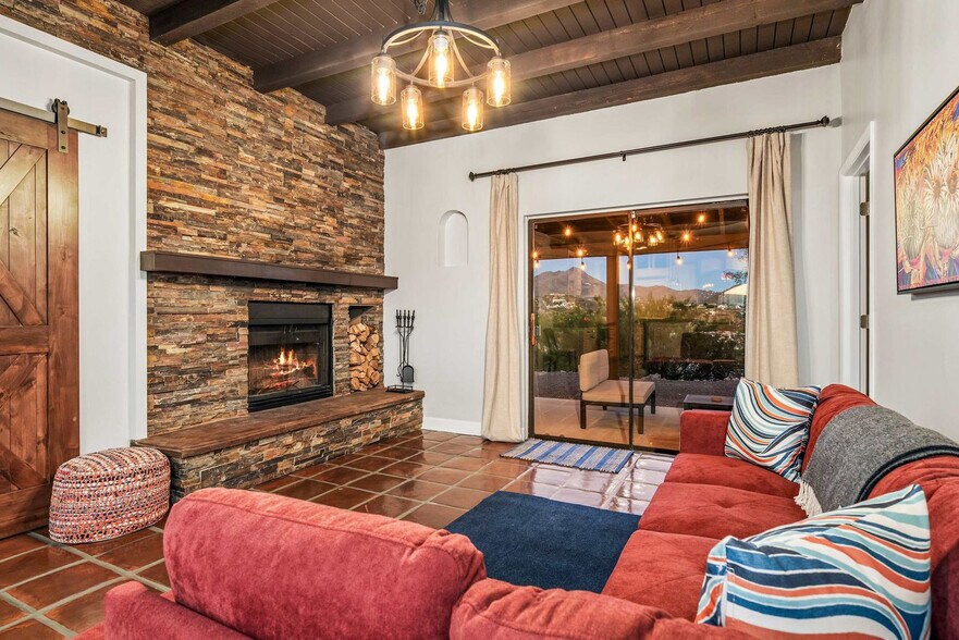 Building Photo - 5190 W Pso Del Barranco