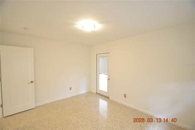 Building Photo - 528 Suwanee Cir