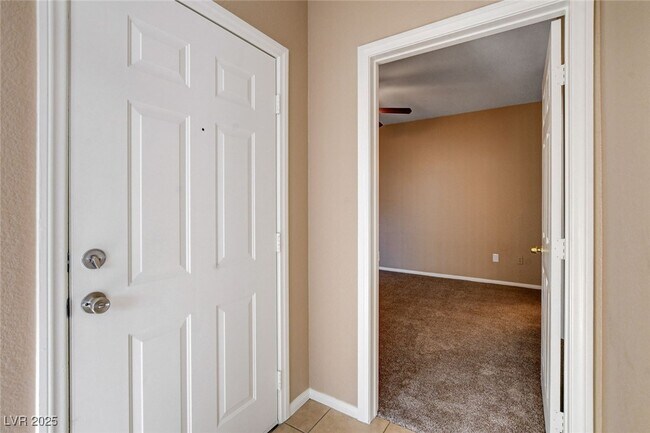 Building Photo - 6955 N Durango Dr