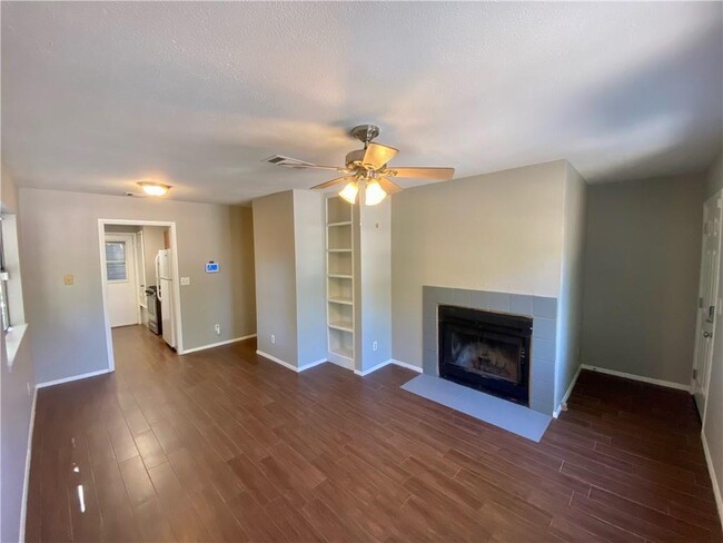Building Photo - 6501 Chesterfield Ave