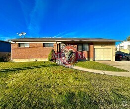 Building Photo - Remodeled 4 Bd Home with 23'x35' Heated Wo...