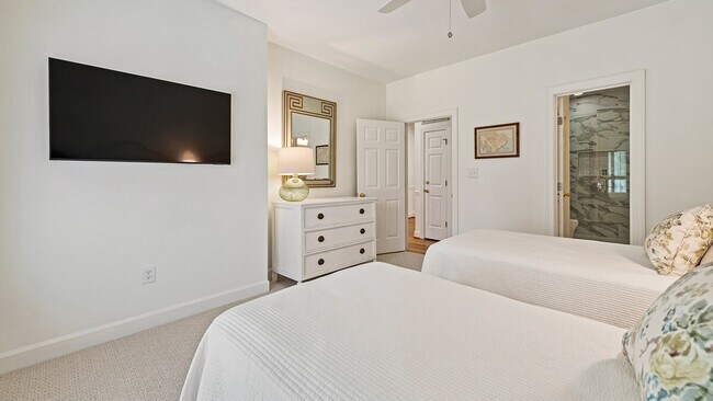 Building Photo - 20 Brandon Way