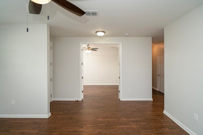 Building Photo - 494 Aventurine Ave