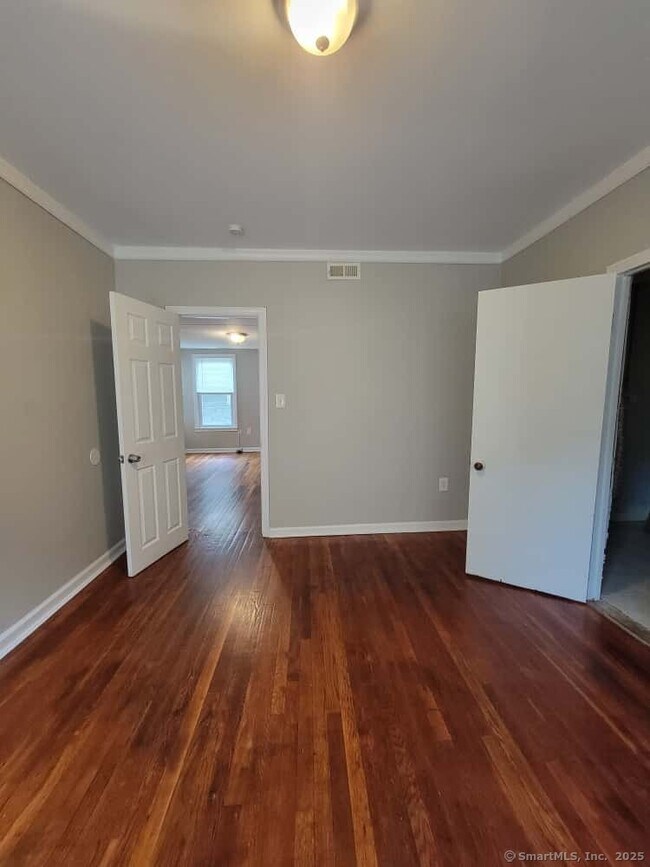 Building Photo - 161 Reservoir Ave