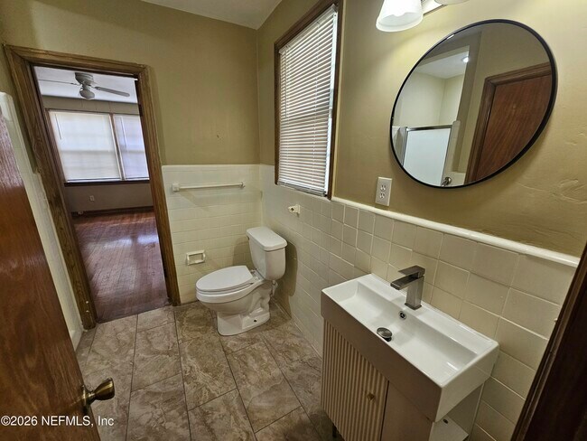 Building Photo - 444 Alder St