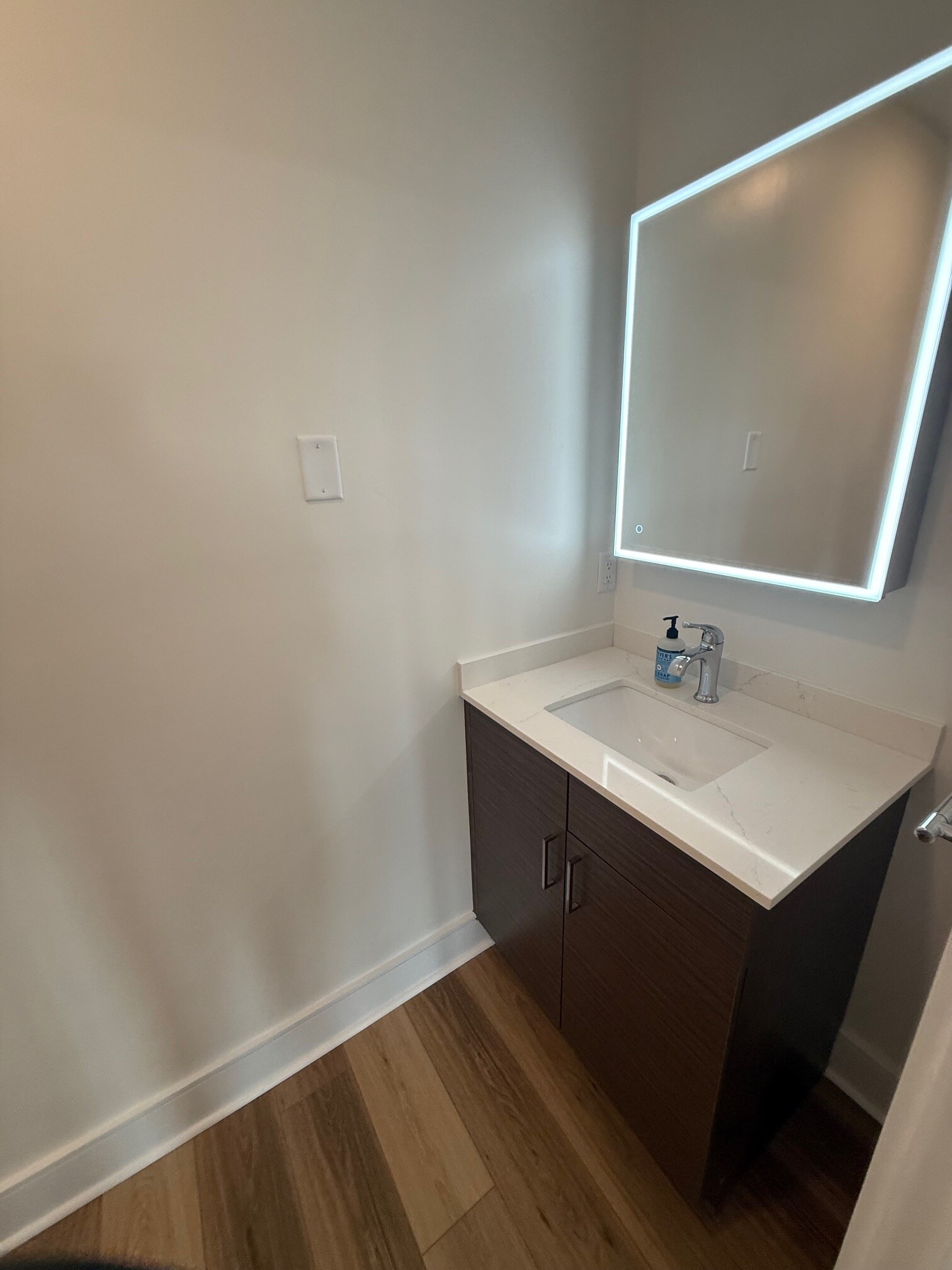 Building Photo - 1948 Washington St