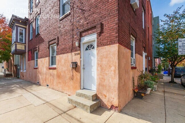 Building Photo - 2100 St Albans St