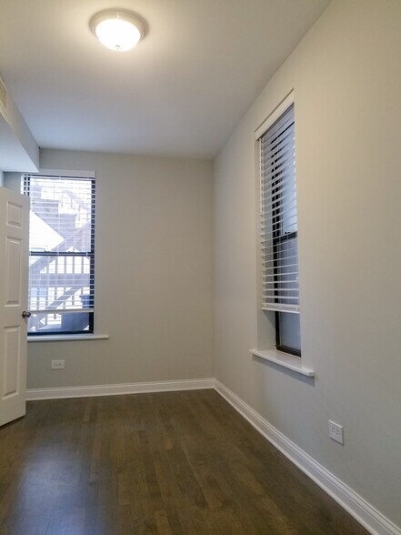 Building Photo - 2730 N Wayne Ave