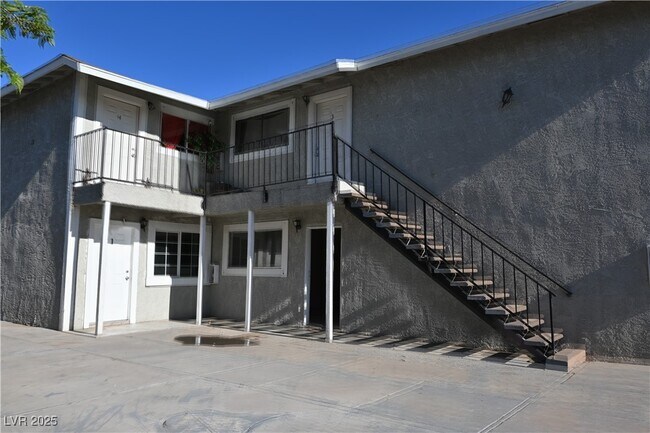 Building Photo - 1512 Cobb Ln