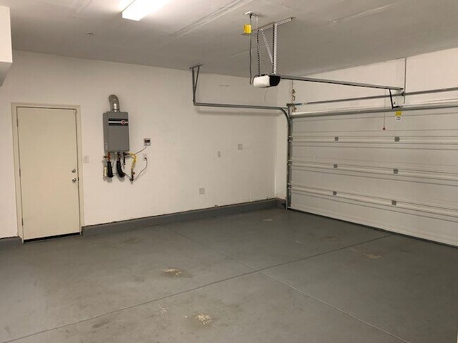 Building Photo - Two Story Home Across the Street from a Beautiful Park