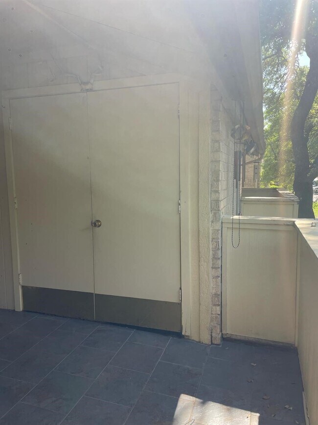 Building Photo - 11843 Braesview