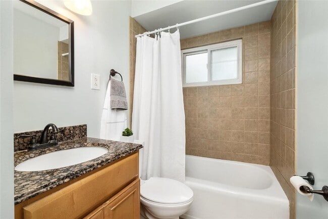 Building Photo - 9731 Twincrest Dr