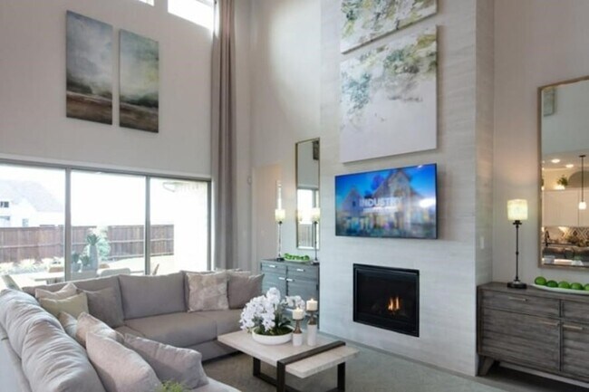 Building Photo - 1412 Kurelek Dr