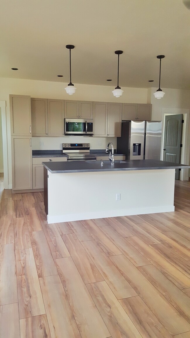 Building Photo - 501 S 12th St