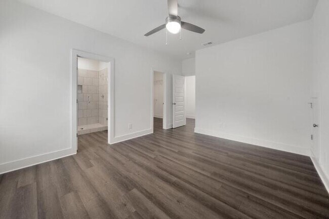 Building Photo - 128 Huntley Dr