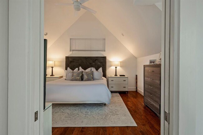 Building Photo - 2812 Oak Springs Dr