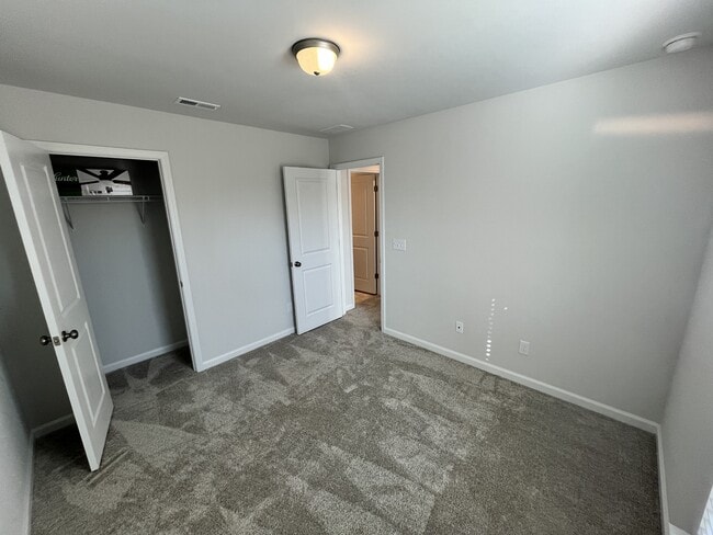 Building Photo - 922 Lampton Ct