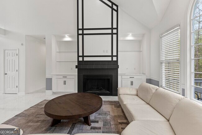 Building Photo - 115 Sutton Ct