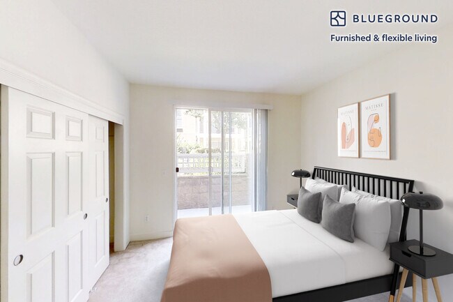 Building Photo - 1257 Lakeside Dr