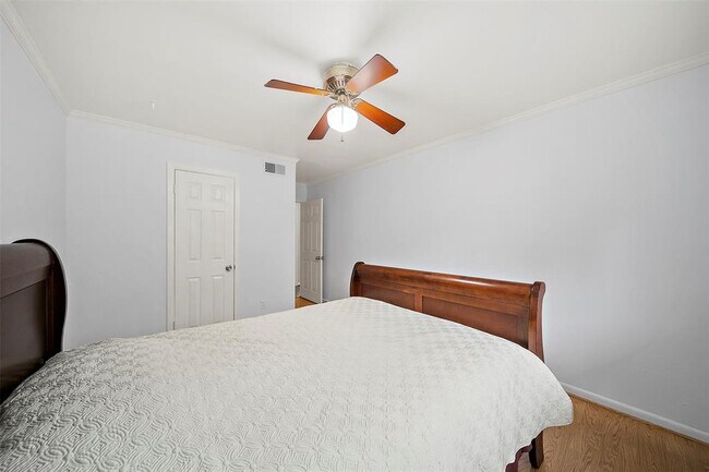 Building Photo - 5215 Cheena Dr