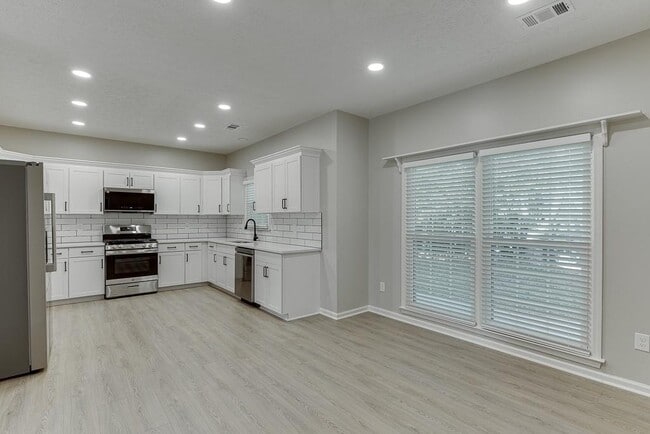 Building Photo - 5570 Cannonero Dr