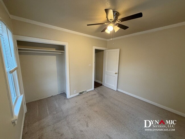 Building Photo - 4+ Bedroom, 2 Bath House By Augustana and USF