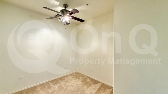 Building Photo - 2222 E Huntington Dr
