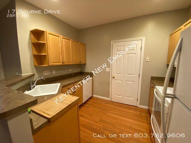 Building Photo - 17 Bourne Dr